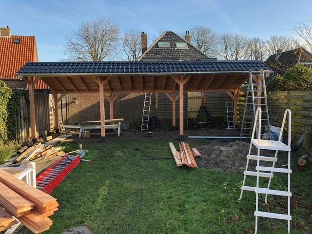 Overkapping in aanbouw